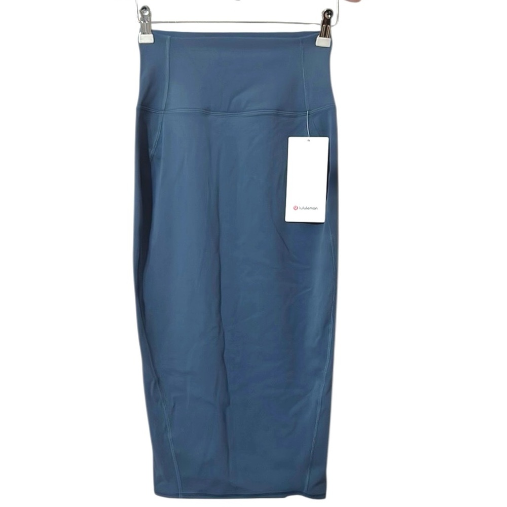 Lululemon Nulu Slim Fit HR Skirt Size 4